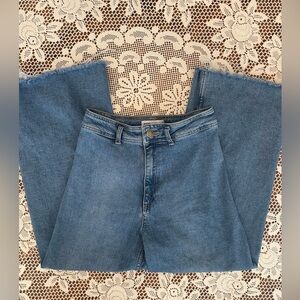 Zara High Waist Wide Leg Raw Hem Jeans size 8